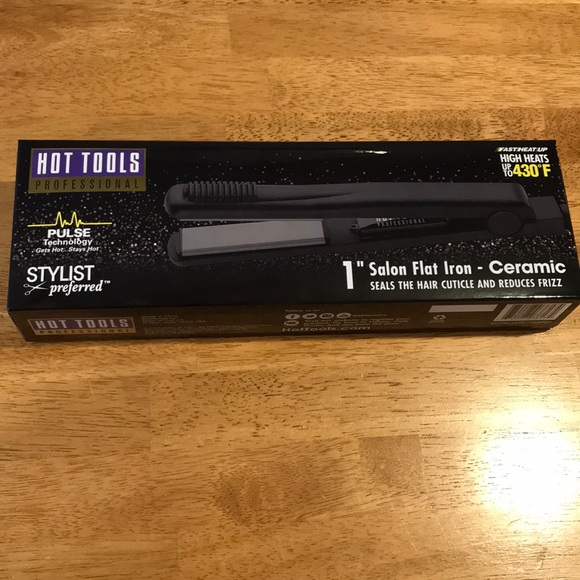 Hot Tools Other - NWT Hot Tools Ceramic Flat Iorn